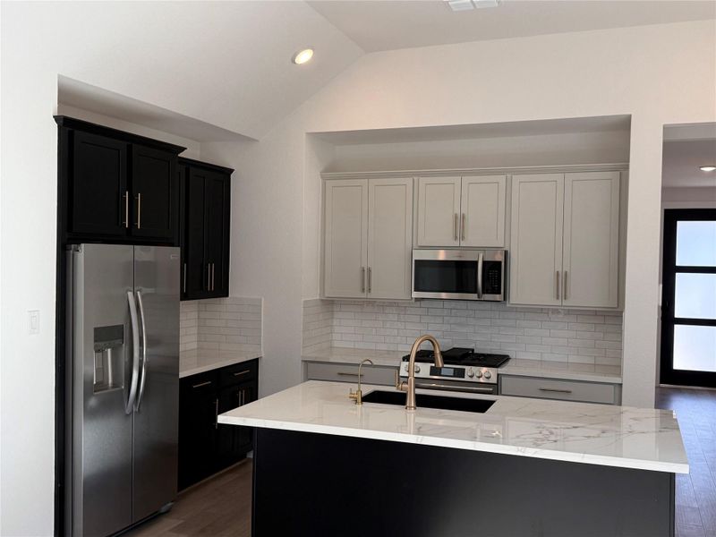 Furnished interior view inside a new home in Meridiana 40', 65', Iowa Colony (Image 7).