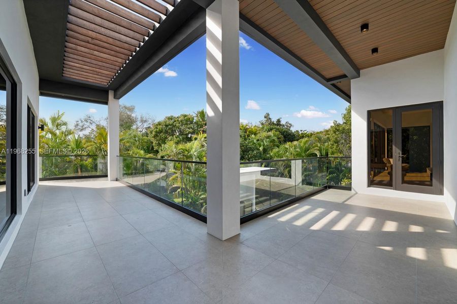 Exterior details and patio area of a home in , Miami (Image 23).