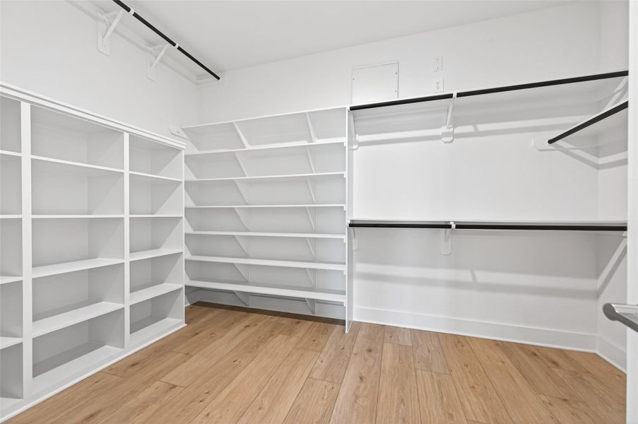 Spacious, unfurnished interior of a new home in Sorella, Tomball (Image 46).