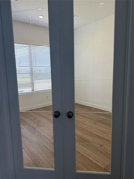 Spacious, unfurnished interior of a new home in Cross Creek West, Fulshear (Image 14).
