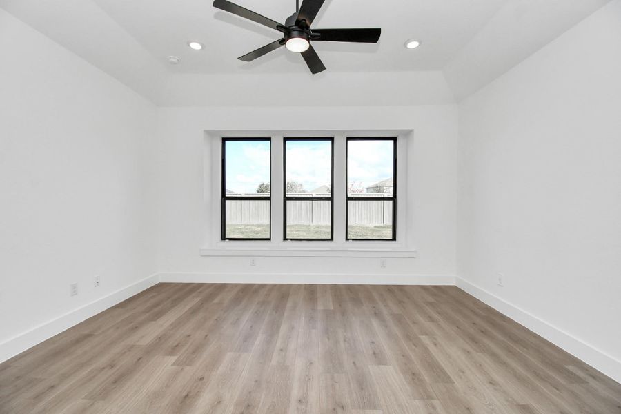 Spacious, unfurnished interior of a new home in Arabella on the Prairie: Premier Collection, Richmond (Image 20).