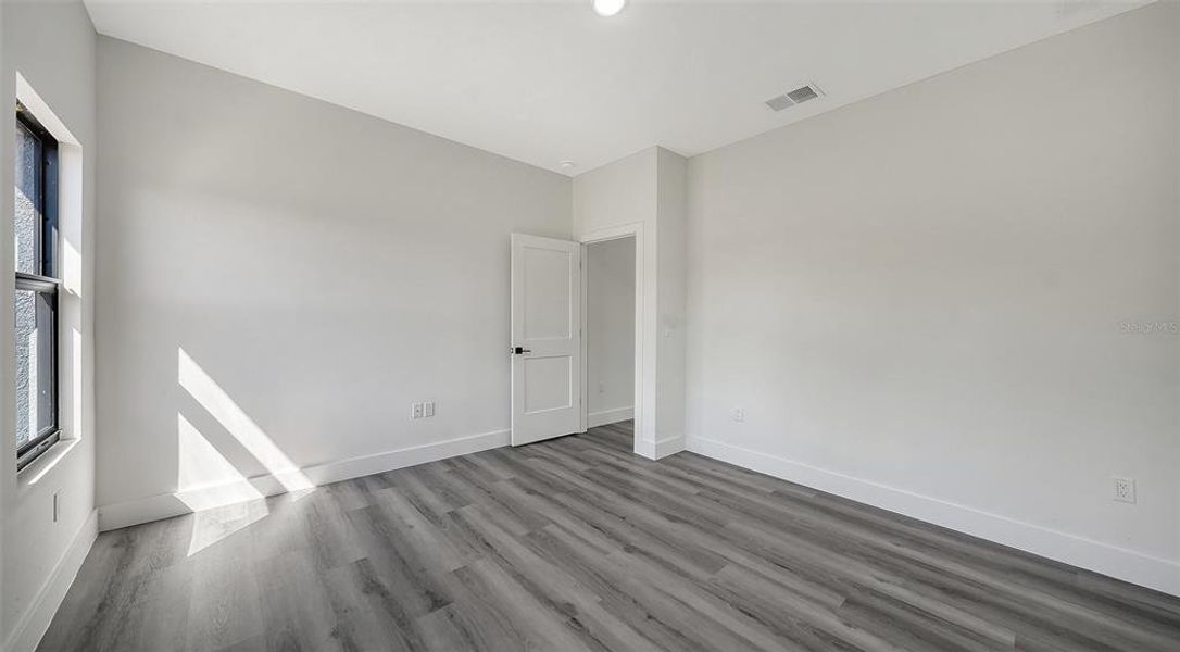 Spacious, unfurnished interior of a new home in , North Port (Image 31).