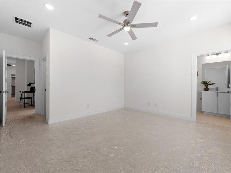 Spacious, unfurnished interior of a new home in , Dallas (Image 23).