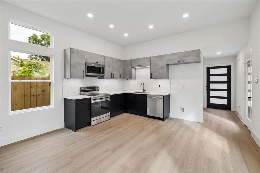 Furnished interior view inside a new home in , Dallas (Image 6).