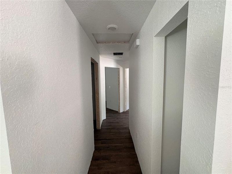 Spacious, unfurnished interior of a new home in , Ocala (Image 8).