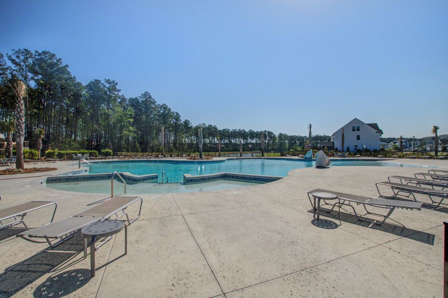 Community amenities in , Moncks Corner (Image 39).