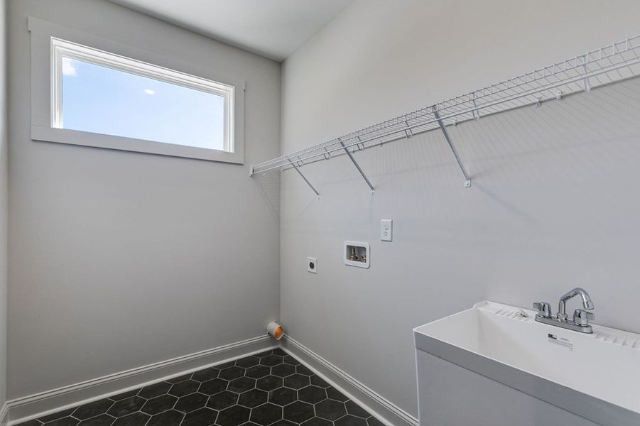 Spacious, unfurnished interior of a new home in Harmon Springs, Carrollton (Image 36).