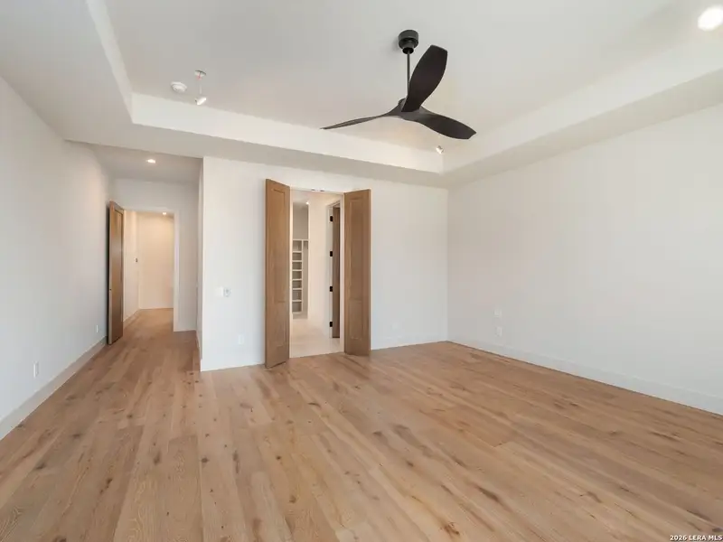 Spacious, unfurnished interior of a new home in , San Antonio (Image 39).