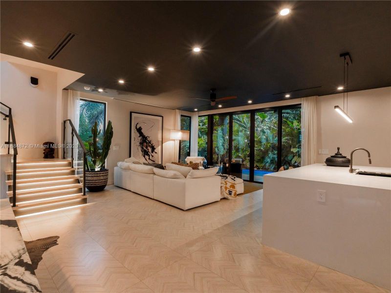 Image 34 of a home in .