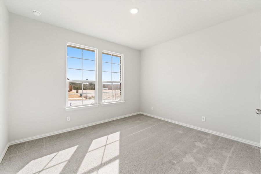 Spacious, unfurnished interior of a new home in Waterford Park, Weatherford (Image 26).