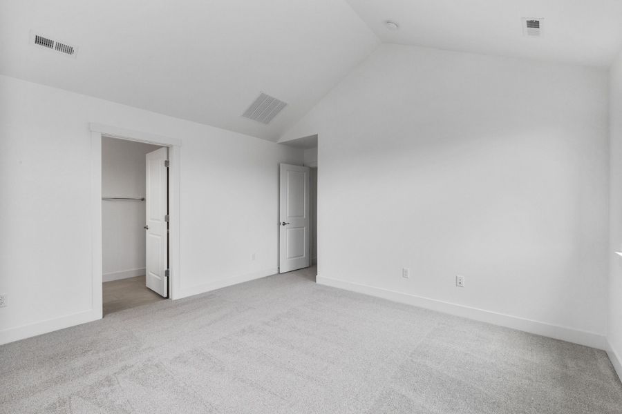 Spacious, unfurnished interior of a new home in Trailside on Harmony, Timnath (Image 24).