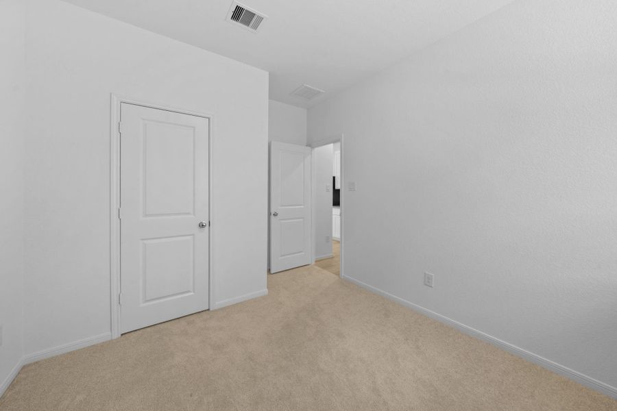 Spacious, unfurnished interior of a new home in Redbud, Hockley (Image 17).