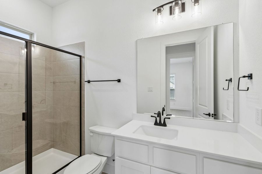Furnished interior view inside a new home in Dove Hollow, Waxahachie (Image 17).