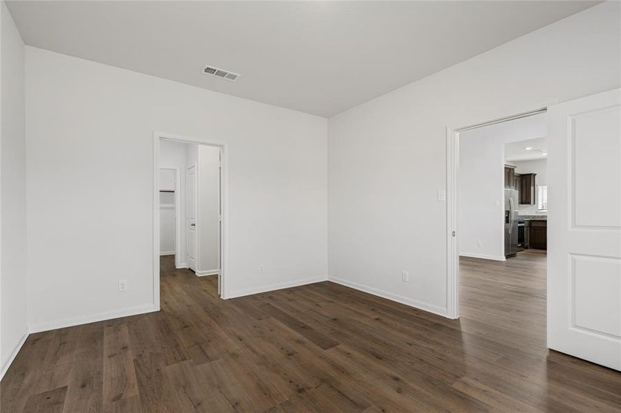 Spacious, unfurnished interior of a new home in Vista West, Fort Worth (Image 4).