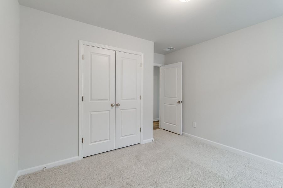 Spacious, unfurnished interior of a new home in Winston Point, Gilbert (Image 27).