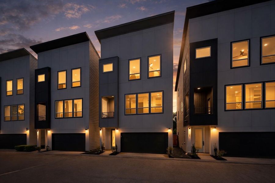 Condo located in Houston, TX showcasing its design and architecture (Image 5).