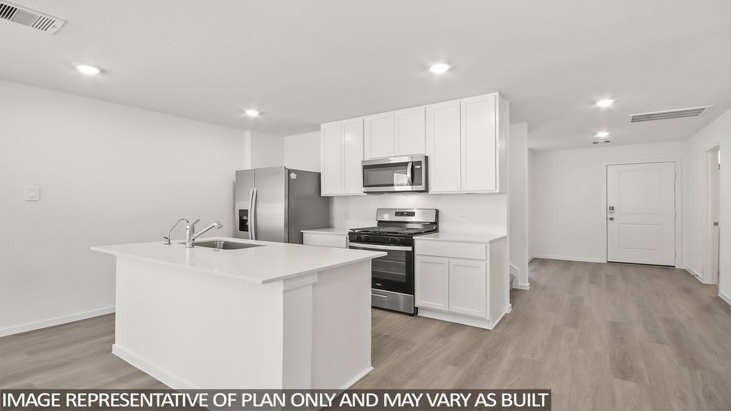 Furnished interior view inside a new home in Silverthorne, Conroe (Image 3).