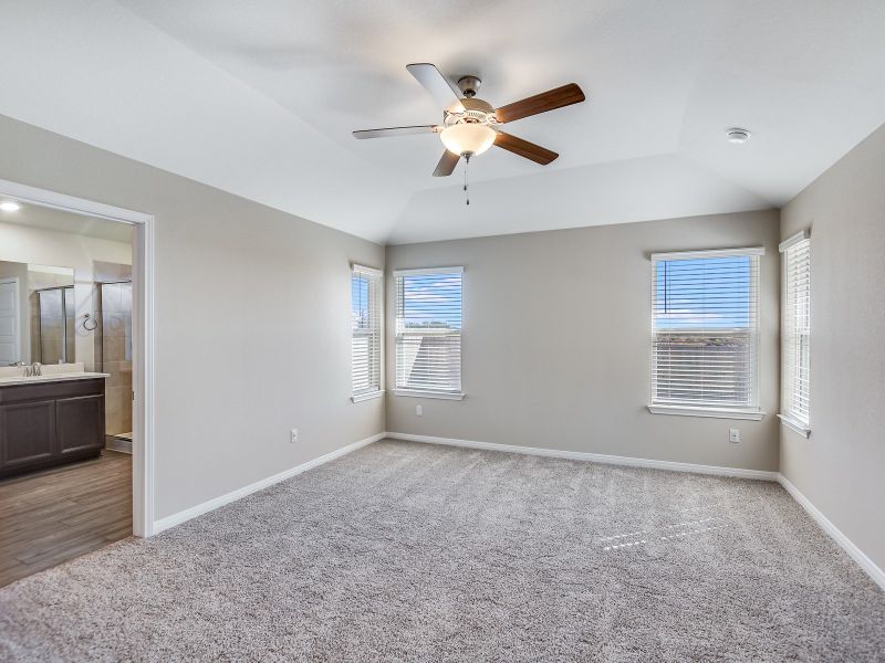 Spacious, unfurnished interior of a new home in Butler Farms - Boulevard Collection, Liberty Hill (Image 7).