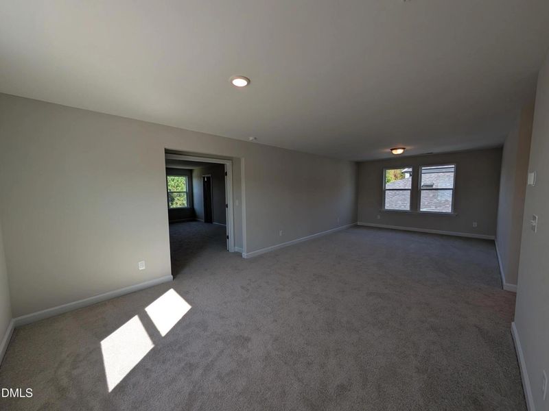 Spacious, unfurnished interior of a new home in Wendell Ridge, Wendell (Image 15).