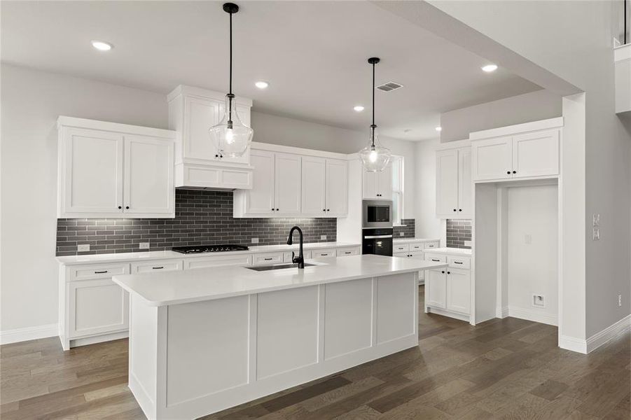 10_11. 3128 Shaddock - Kitchen (2)