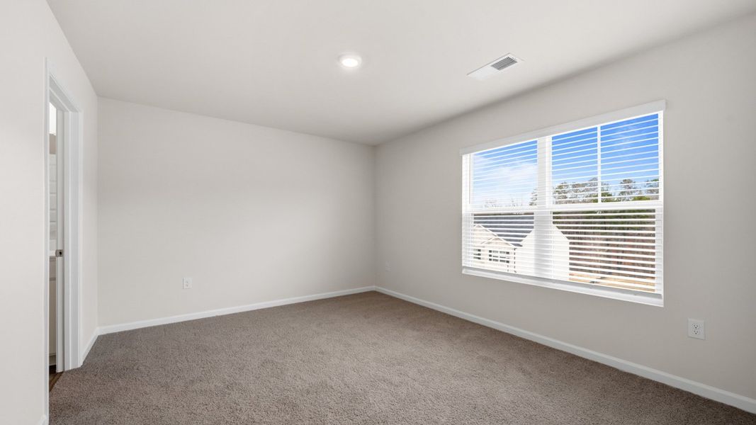 Spacious, unfurnished interior of a new home in Brooks Station, Dacula (Image 26).