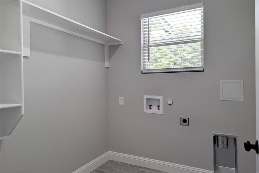 Spacious, unfurnished interior of a new home in , Alvarado (Image 16).