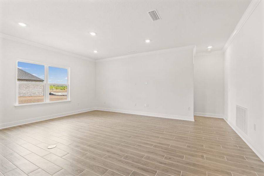 Spacious, unfurnished interior of a new home in Natureview, Freeport (Image 39).