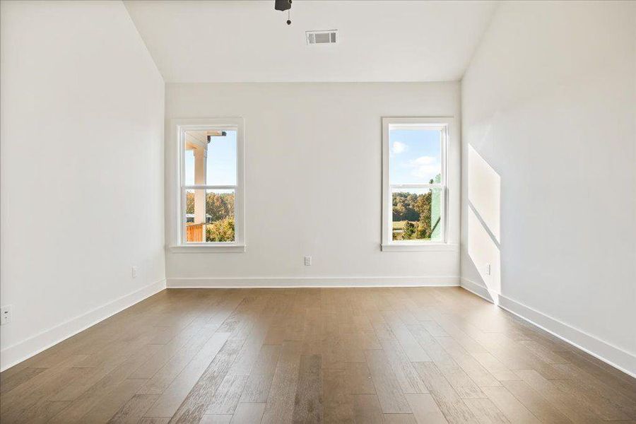 Spacious, unfurnished interior of a new home in Brooks Pond, Cumming (Image 37).