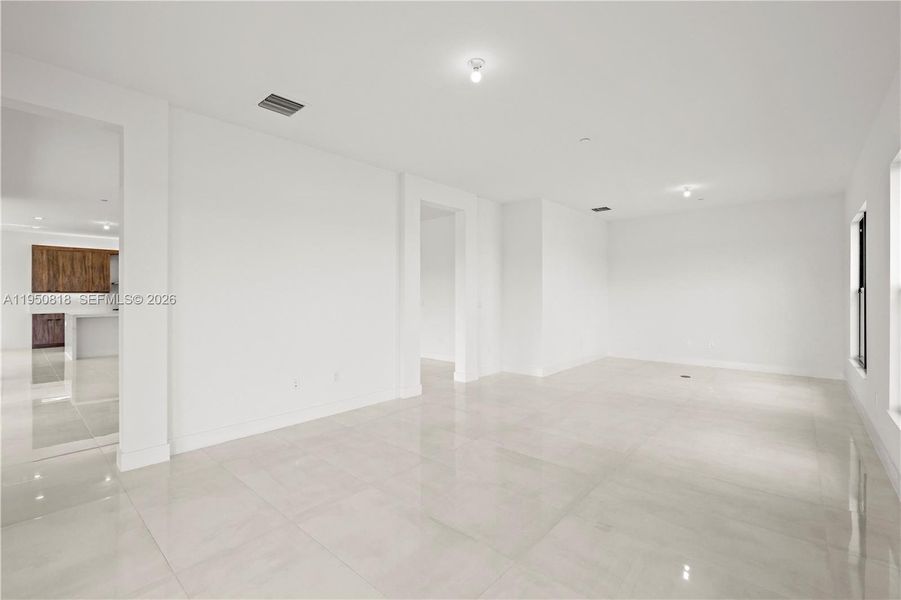 Spacious, unfurnished interior of a new home in , Palm Beach Gardens (Image 33). Spacious, unfurnished interior of a new home in , Palm Beach Gardens (Image 33).