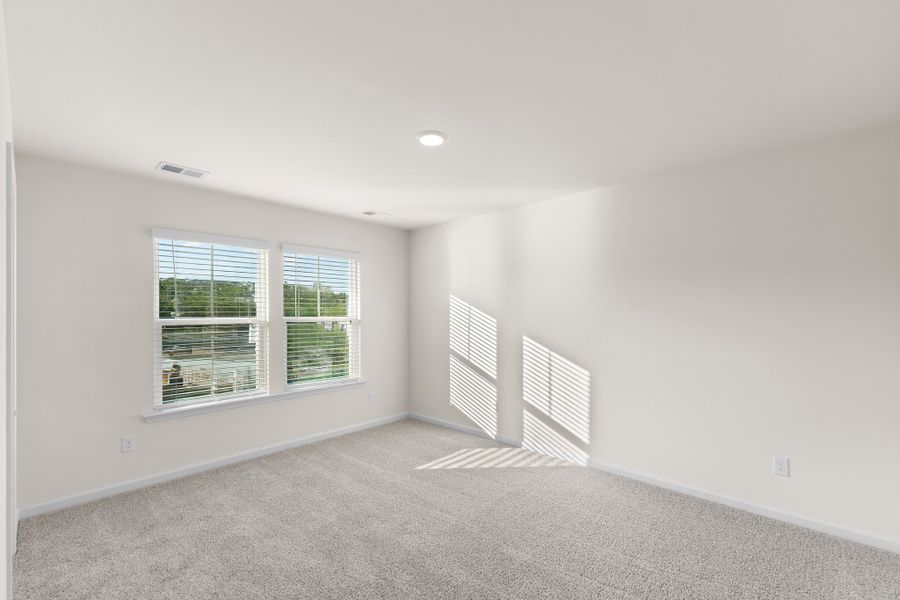 Representative unfurnished interior of a home built from the Saluda by Veranda Homes in Heritage Bay, Sumter (Image 29).