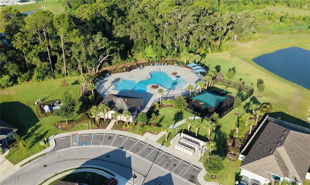 Community amenities in , Davenport (Image 17).