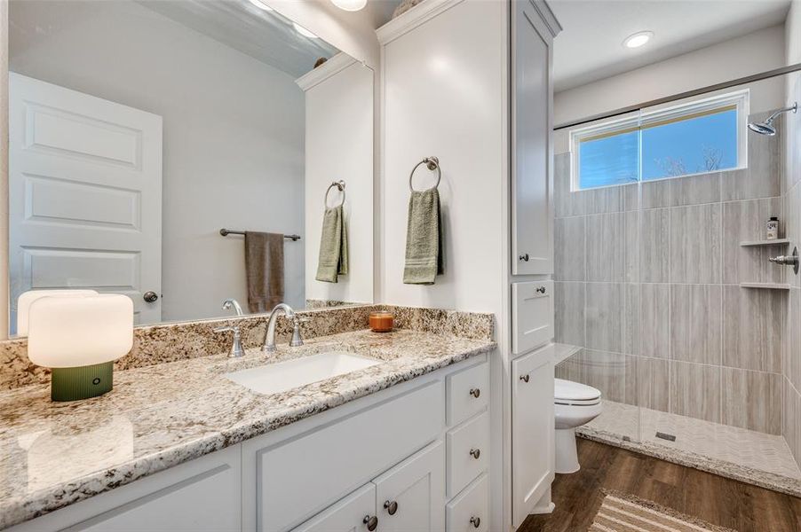 Furnished interior view inside a new home in , Gunter (Image 18).