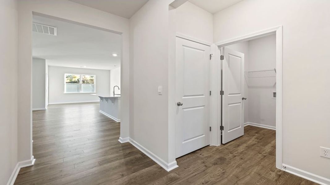 Spacious, unfurnished interior of a new home in Woodglen, Piedmont (Image 13).