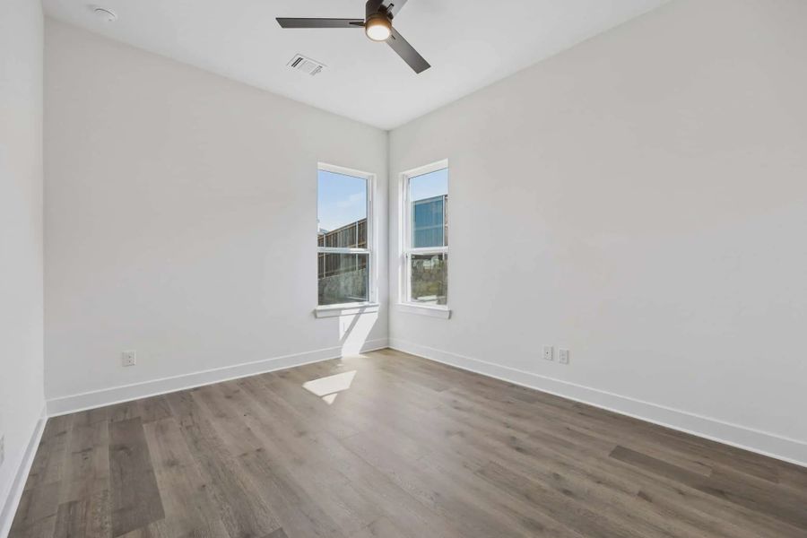 Representative unfurnished interior of a home built from the Sicily by Chesmar Homes in Lakeway Estates, Waxahachie (Image 22).