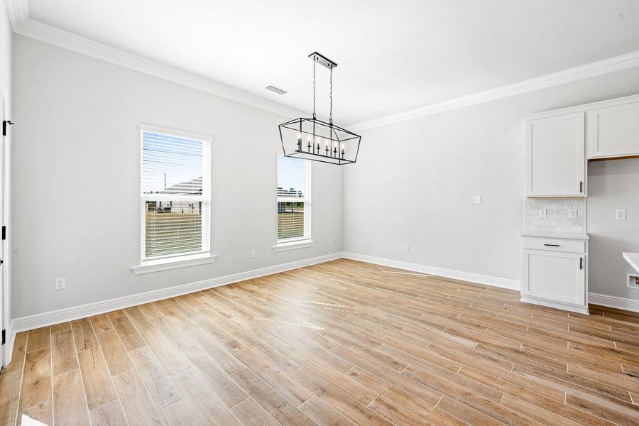 Spacious, unfurnished interior of a new home in Natureview, Freeport (Image 10).