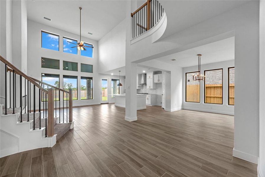 Representative image. Features, specifications, selections and colors may vary. Representative image. Features, specifications, selections and colors may vary.