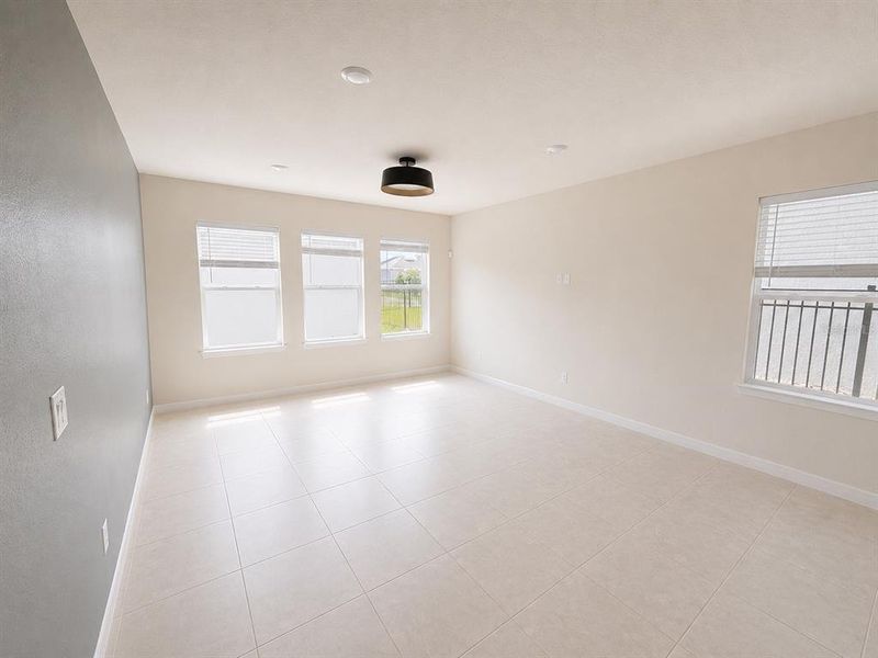 Spacious, unfurnished interior of a new home in Winding Meadows, Apopka (Image 13).