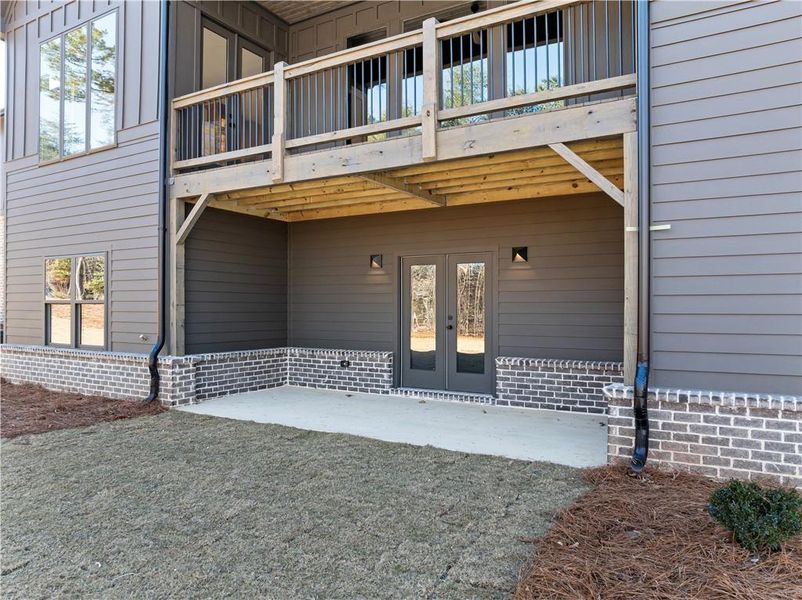 Exterior details and patio area of a home in , Gainesville (Image 3).