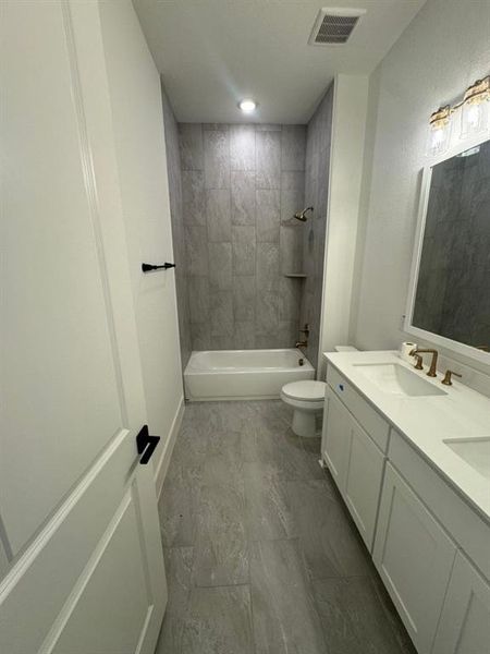 Furnished interior view inside a new home in King Crossing Estates, Van Alstyne (Image 6).