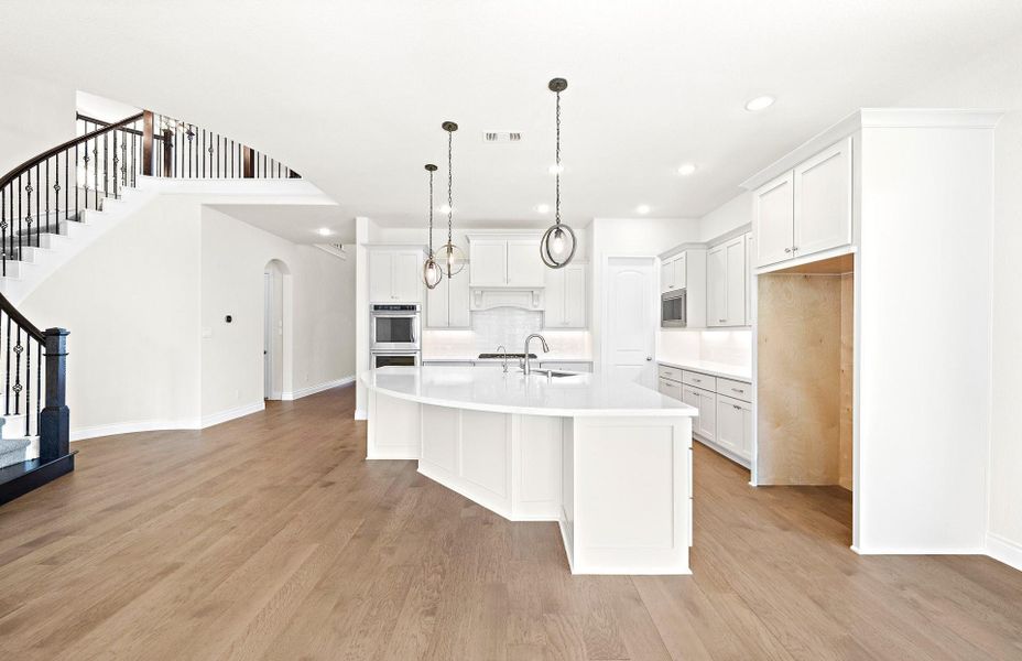 **Representative photo** **Representative photo**