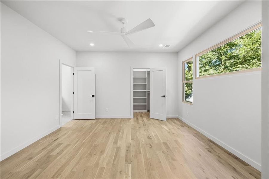 Spacious, unfurnished interior of a new home in , Atlanta (Image 14).