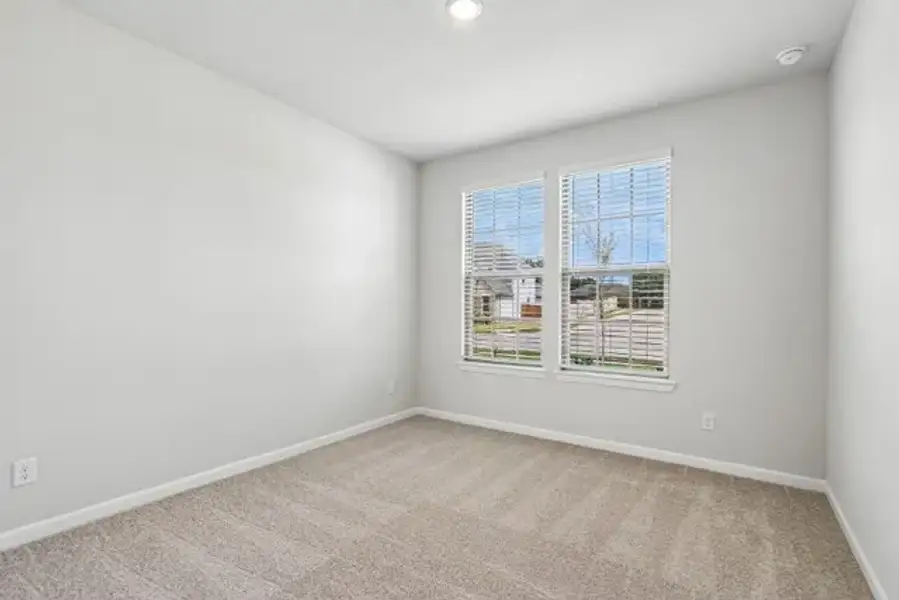 Spacious, unfurnished interior of a new home in Tinsley Meadows, Van Alstyne (Image 18).