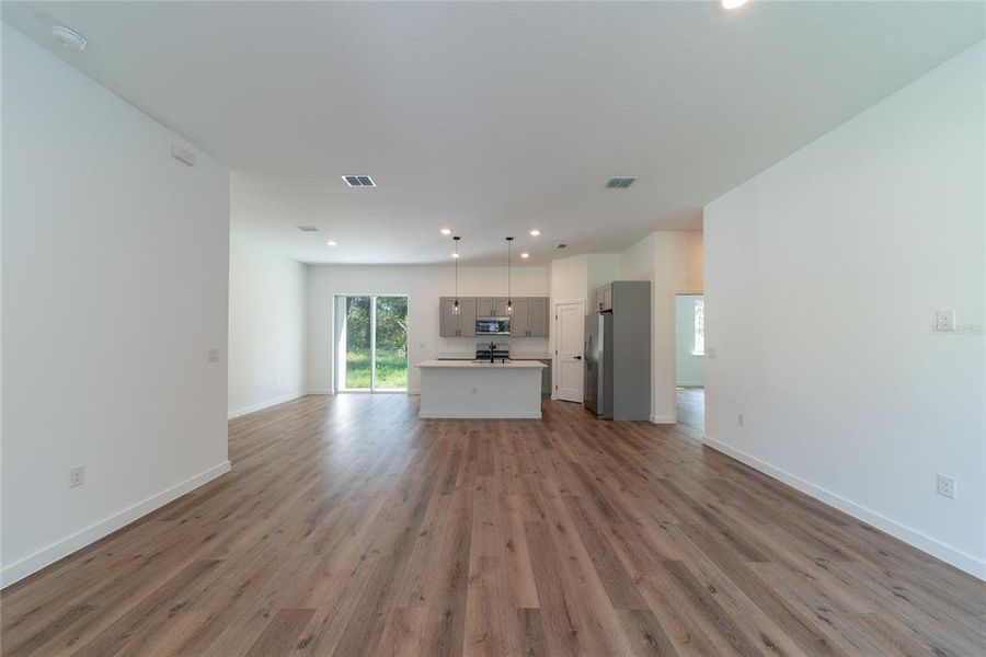 Spacious, unfurnished interior of a new home in , Dunnellon (Image 19). Spacious, unfurnished interior of a new home in , Dunnellon (Image 19).
