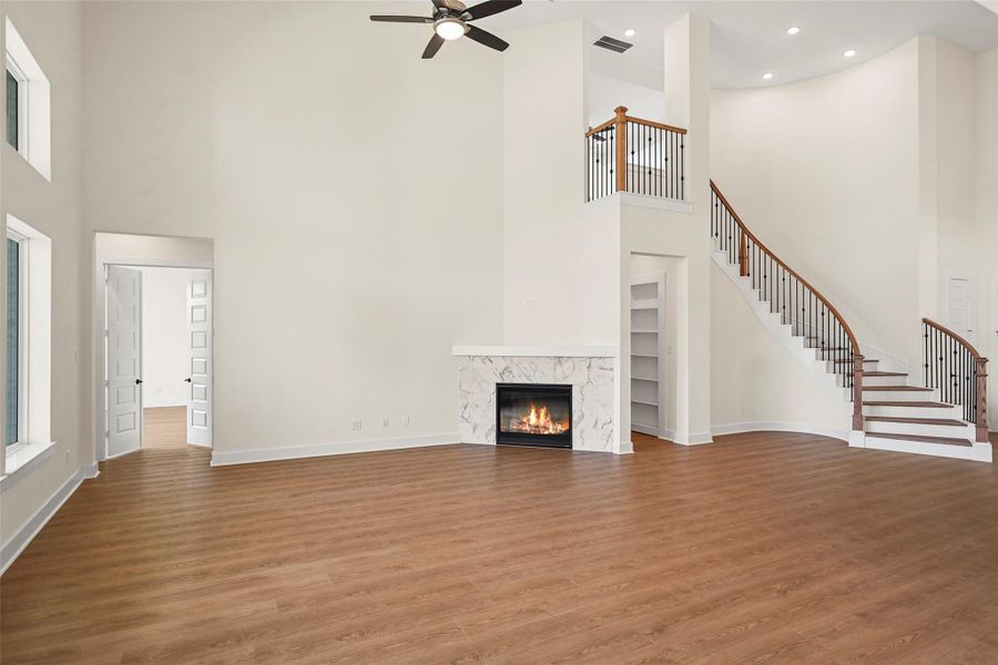 Spacious, unfurnished interior of a new home in Bridgeland 80′, Cypress (Image 15).