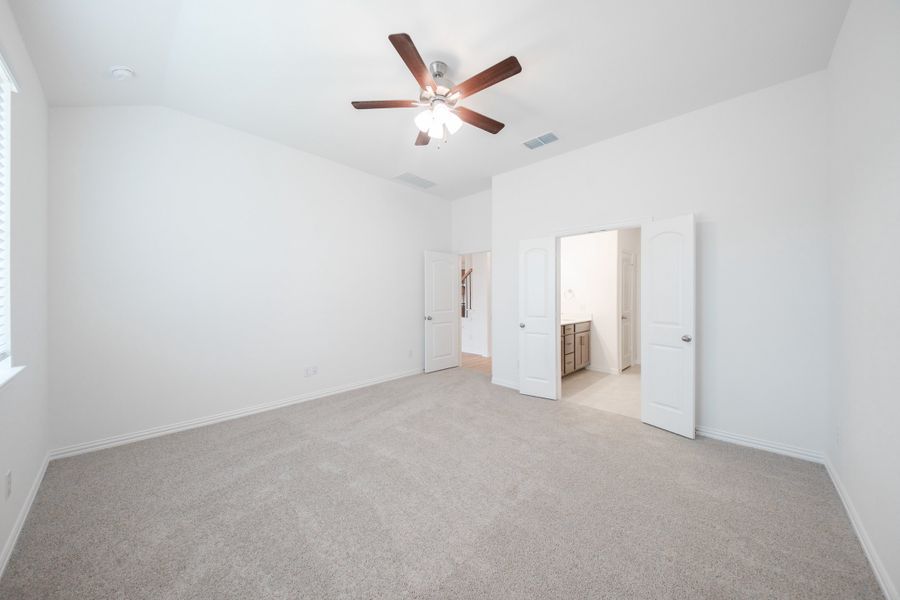 Spacious, unfurnished interior of a new home in Whitewing Trails, Princeton (Image 23).