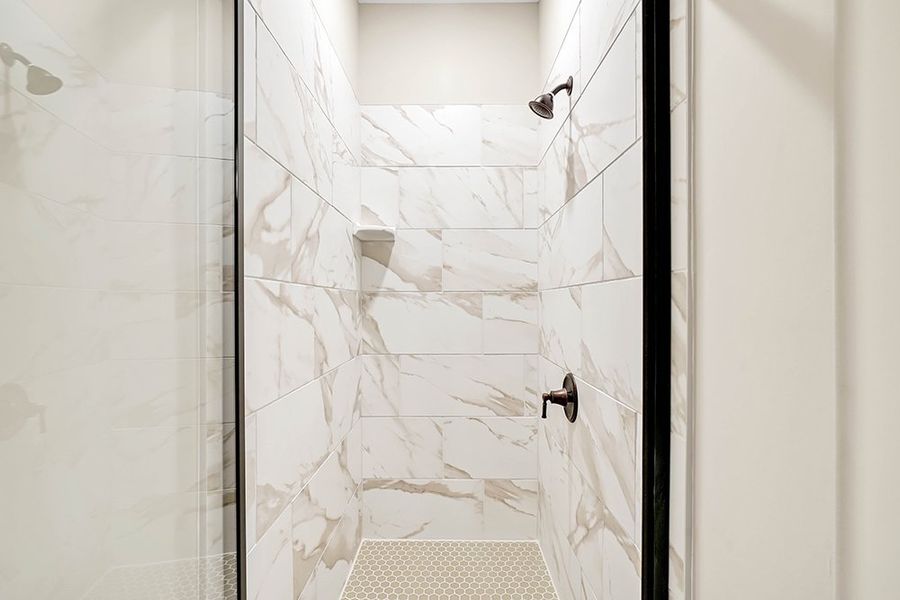 Cruz Bay, Bonus Bathroom