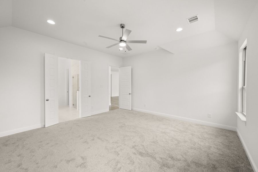 Spacious, unfurnished interior of a new home in Redden Farms, Midlothian (Image 18).