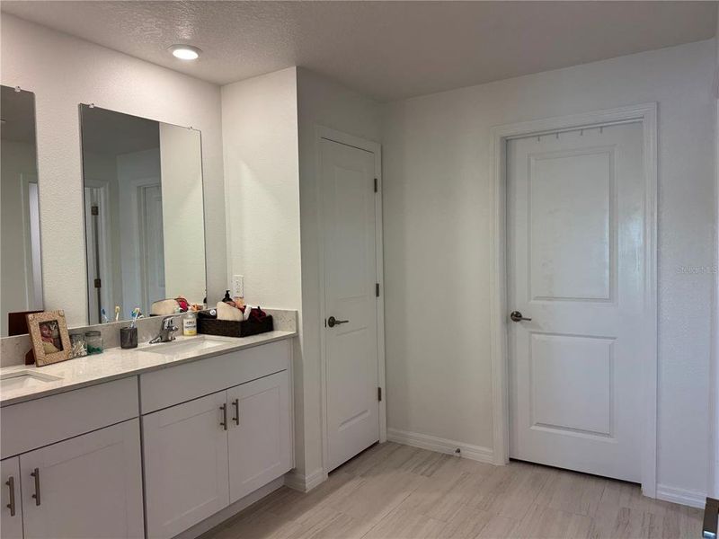 Furnished interior view inside a new home in Prosperity Lakes, Parrish (Image 12).