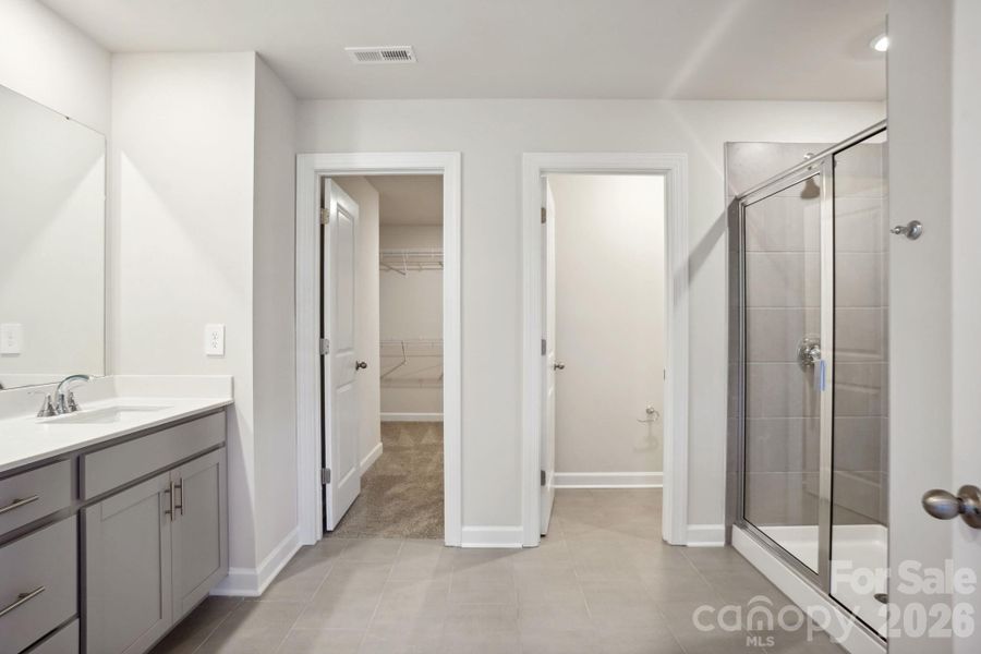 Photo is not of the actual home, but is an inspirational photo of builder’s model home and may depict options, furnishings, and/or decorator features that are not included Photo is not of the actual home, but is an inspirational photo of builder’s model home and may depict options, furnishings, and/or decorator features that are not included