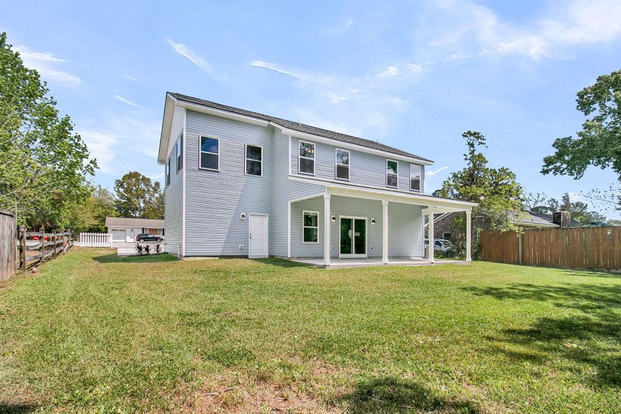 Exterior details and patio area of a home in , Hanahan (Image 28).